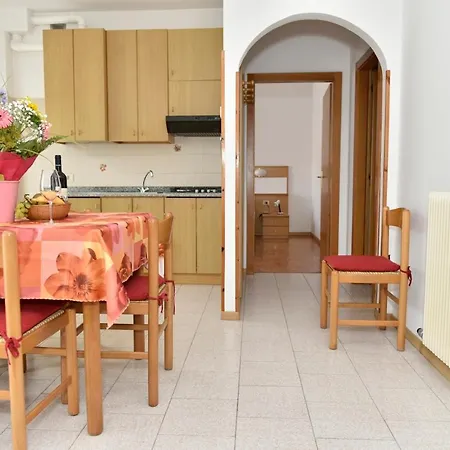 Residenza Scoiattolo Apartament *